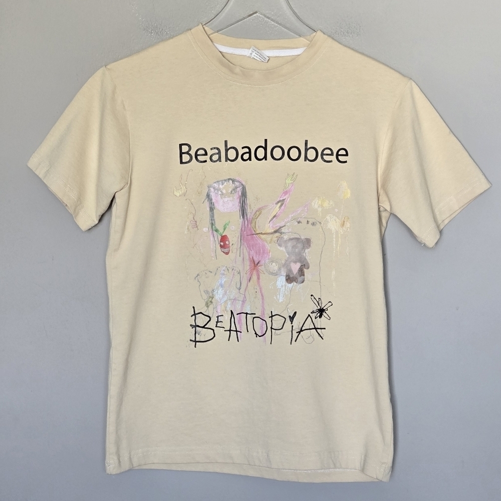 Beabadoobee Beatopia Album Cover Artwork Graphic Band Tee T-Shirt Tan Small - Picture 2 of 7